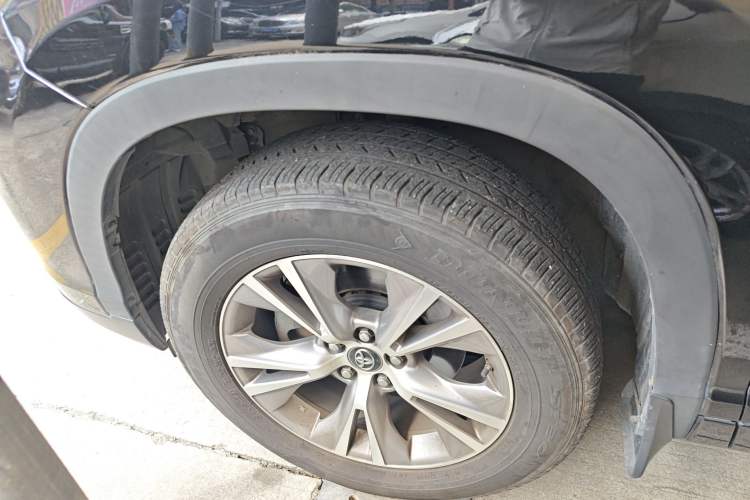 Used Toyota Highlander 2021 2.0T Two-Wheel Drive Elite Version 7-Seater Exterior 2