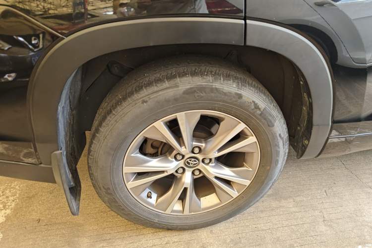 Used Toyota Highlander 2021 2.0T Two-Wheel Drive Elite Version 7-Seater Exterior 3