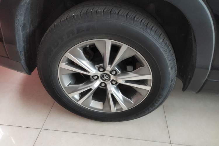 Used Toyota Highlander 2021 2.0T Two-Wheel Drive Elite Version 7-Seater Exterior 5