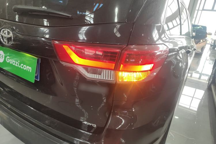 Used Toyota Highlander 2021 2.0T Four-Wheel Drive Elite Edition 7-Seater Exterior 6