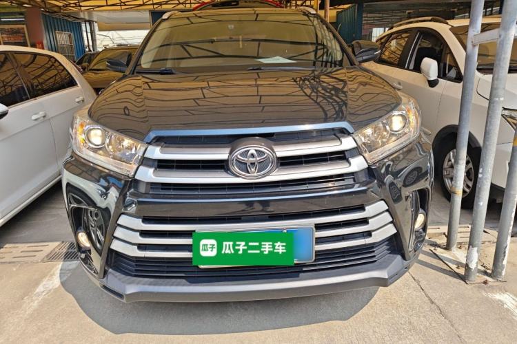 Used Toyota Highlander 2021 2.0T Two-Wheel Drive Elite Version 7-Seater Front