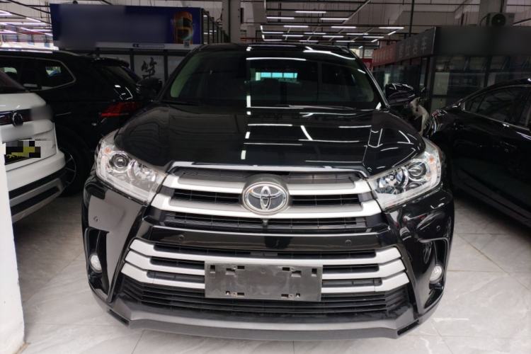 Used Toyota Highlander 2021 2.0T Two-Wheel Drive Elite Version 7-Seater Front