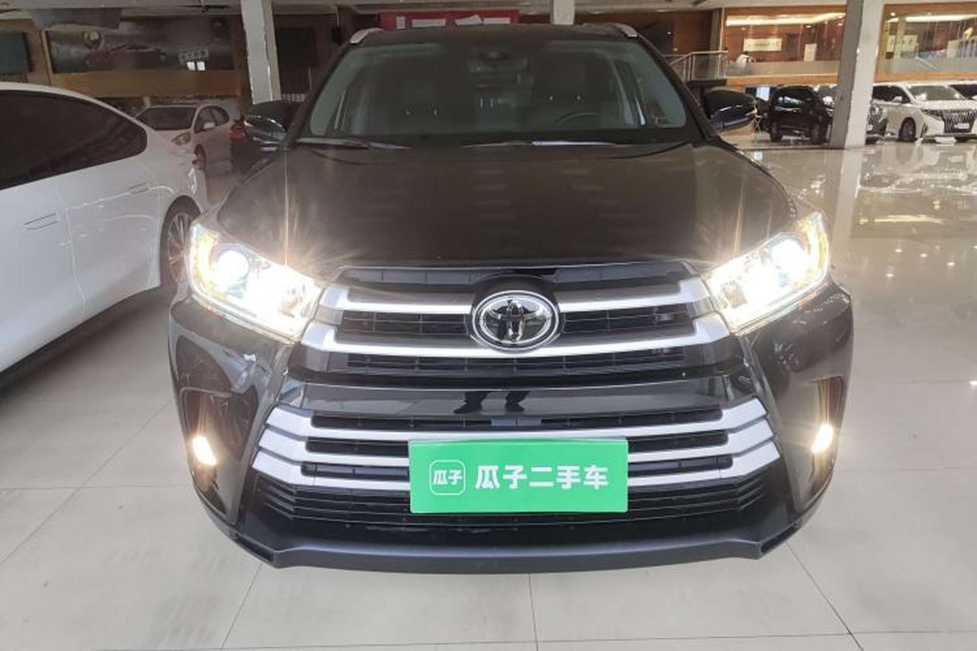 Used Toyota Highlander 2021 2.0T Two-Wheel Drive Luxury Edition 7 Seats Front