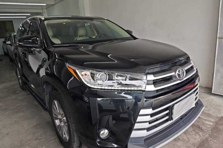 Used Toyota Highlander 2021 2.0T Four-Wheel Drive Elite Edition 7-Seater Front Right 45 Deg