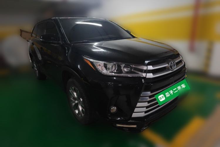 Used Toyota Highlander 2021 2.0T Two-Wheel Drive Elite Edition 5 Seats Front Right 45 Deg