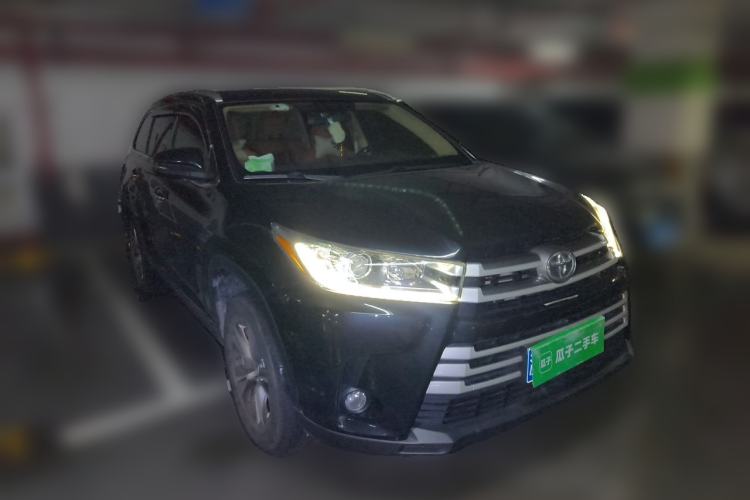 Used Toyota Highlander 2021 2.0T Two-Wheel Drive Elite Version 7-Seater Front Right 45 Deg