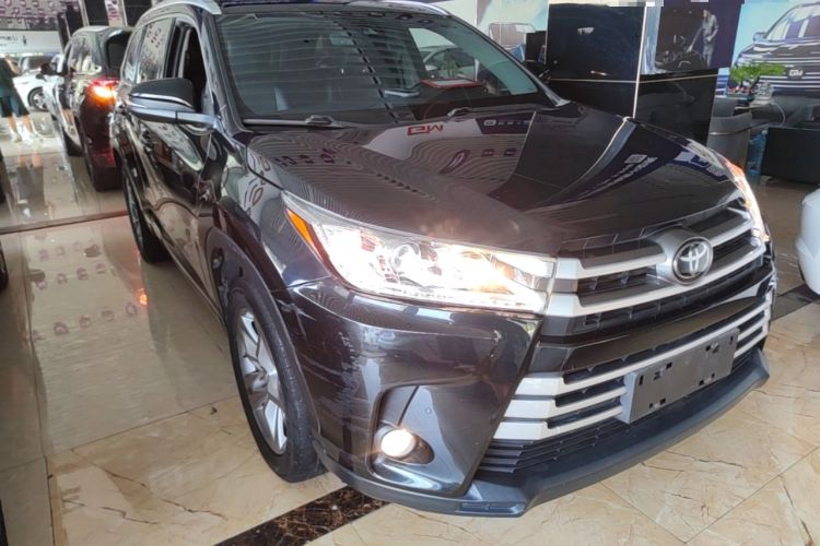 Used Toyota Highlander 2021 2.0T Four-Wheel Drive Luxury Edition 7 Seats Front Right 45 Deg