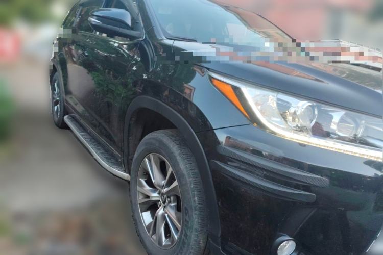 Used Toyota Highlander 2021 2.0T Two-Wheel Drive Elite Version 7-Seater Front Right 45 Deg