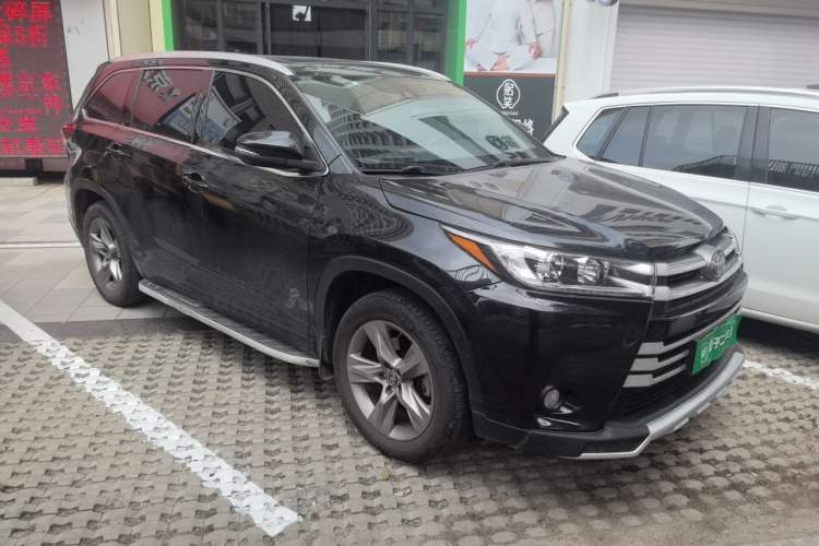 Used Toyota Highlander 2021 2.0T Four-Wheel Drive Luxury Edition 7 Seats Front Right 45 Deg