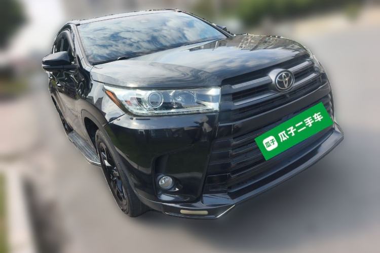 Used Toyota Highlander 2021 2.0T Two-Wheel Drive Luxury Edition 7 Seats Front Right 45 Deg