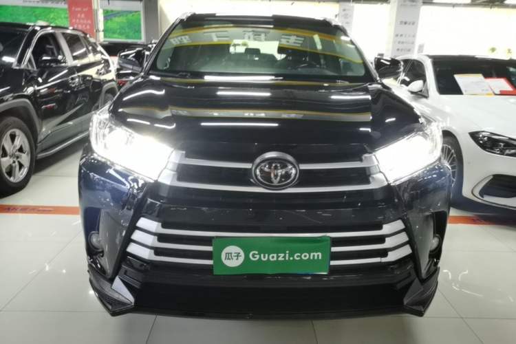 Used Toyota Highlander 2021 2.0T Four-Wheel Drive Luxury Edition 7 Seats Front