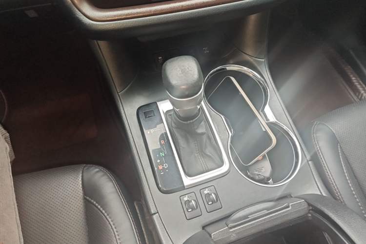 Used Toyota Highlander 2021 2.0T Four-Wheel Drive Prestige Version 7 Seats Gear Lever