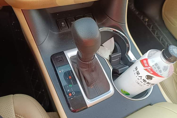 Used Toyota Highlander 2021 2.0T Four-Wheel Drive Elite Edition 7-Seater Gear Lever