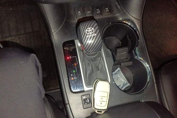 Used Toyota Highlander 2021 2.0T Four-Wheel Drive Luxury Edition 7 Seats Gear Lever