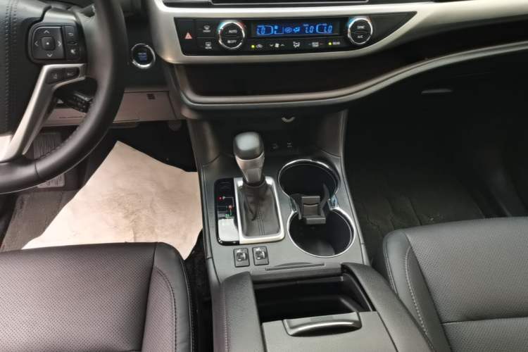 Used Toyota Highlander 2021 2.0T Four-Wheel Drive Luxury Edition 7 Seats Gear Lever