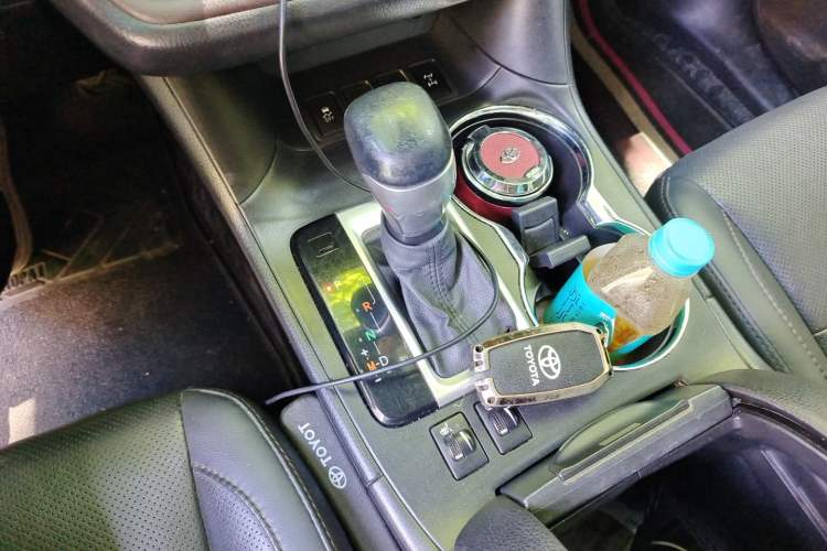 Used Toyota Highlander 2021 2.0T Four-Wheel Drive Prestige Version 7 Seats Gear Lever