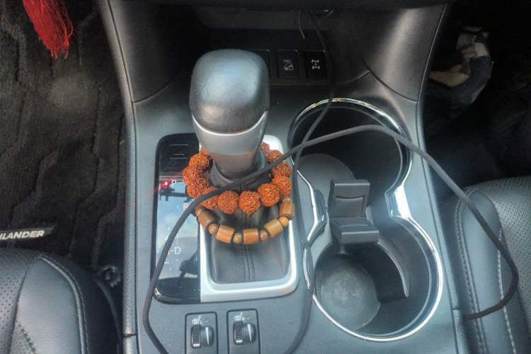 Used Toyota Highlander 2021 2.0T Four-Wheel Drive Prestige Version 7 Seats Gear Lever