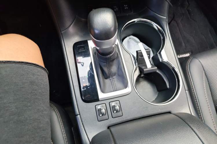 Used Toyota Highlander 2021 2.0T Four-Wheel Drive Luxury Edition 7 Seats Gear Lever
