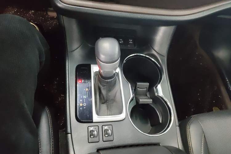Used Toyota Highlander 2021 2.0T Four-Wheel Drive Luxury Edition 7 Seats Gear Lever