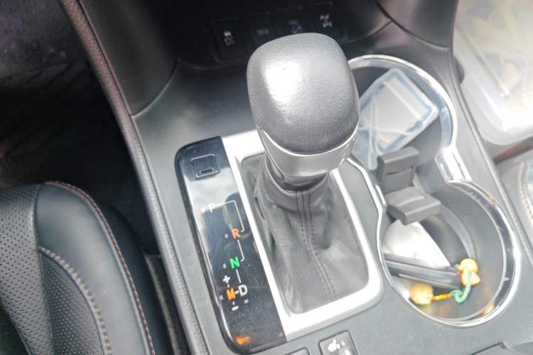 Used Toyota Highlander 2021 2.0T Four-Wheel Drive Prestige Version 7 Seats Gear Lever