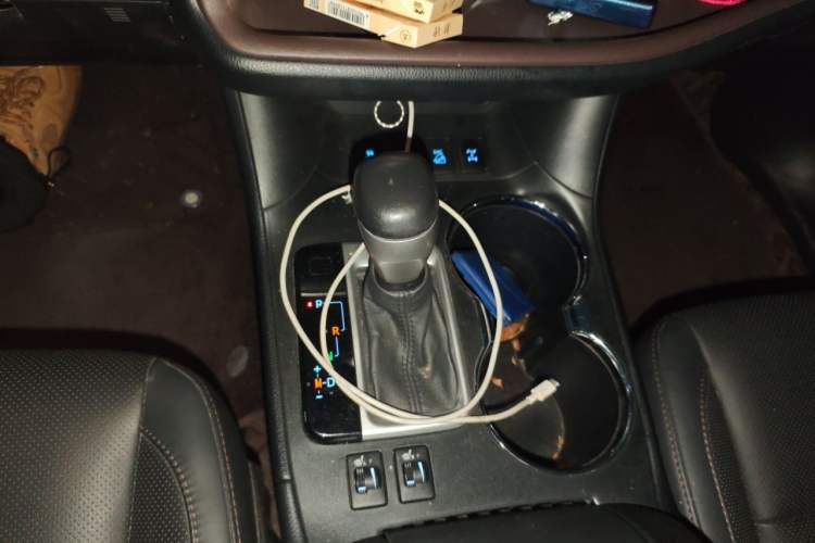 Used Toyota Highlander 2021 2.0T Four-Wheel Drive Prestige Version 7 Seats Gear Lever