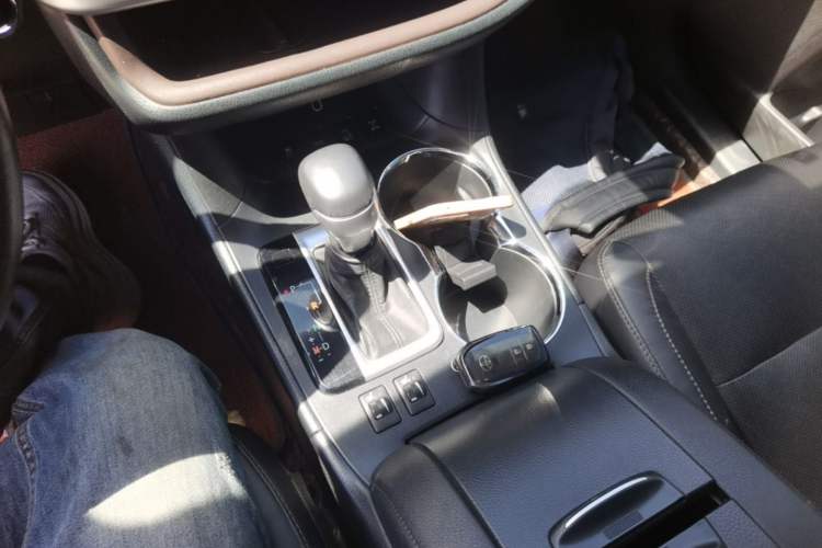 Used Toyota Highlander 2021 2.0T Four-Wheel Drive Luxury Edition 7 Seats Gear Lever