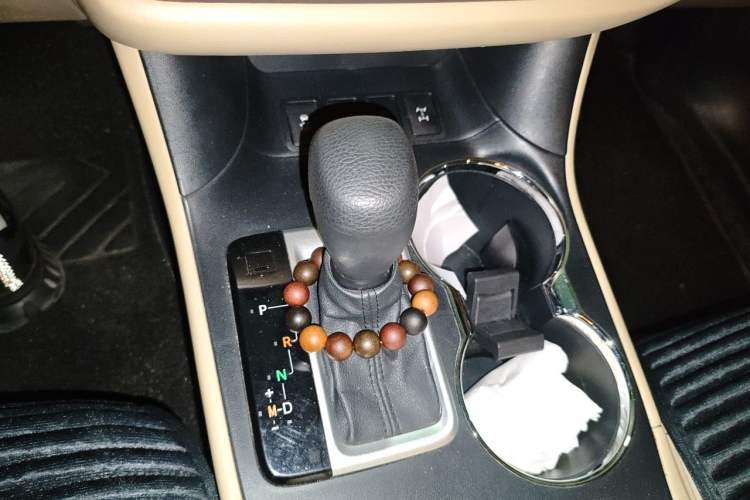 Used Toyota Highlander 2021 2.0T Four-Wheel Drive Elite Edition 7-Seater Gear Lever