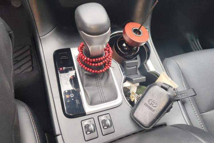 Used Toyota Highlander 2021 2.0T Four-Wheel Drive Prestige Version 7 Seats Gear Lever