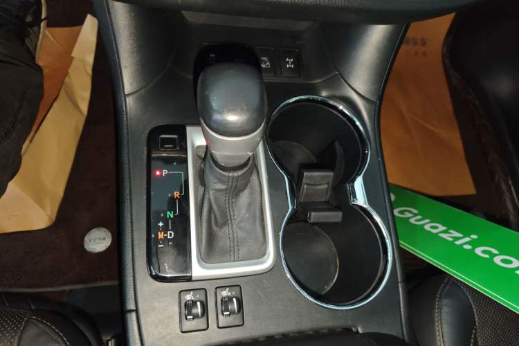 Used Toyota Highlander 2021 2.0T Four-Wheel Drive Luxury Edition 7 Seats Gear Lever