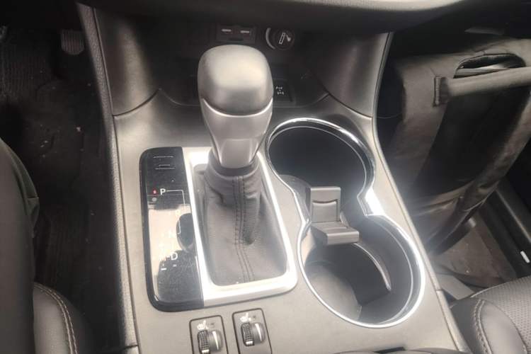 Used Toyota Highlander 2021 2.0T Four-Wheel Drive Prestige Version 7 Seats Gear Lever