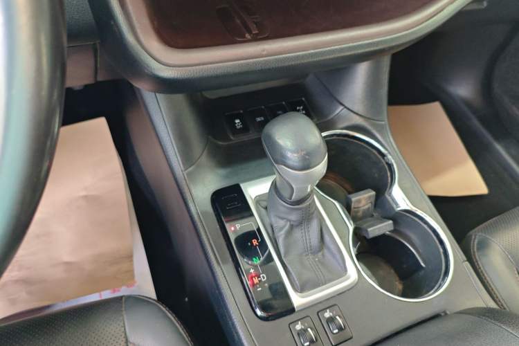 Used Toyota Highlander 2021 2.0T Four-Wheel Drive Luxury Edition 7 Seats Gear Lever