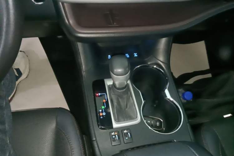 Used Toyota Highlander 2021 2.0T Four-Wheel Drive Prestige Version 7 Seats Gear Lever