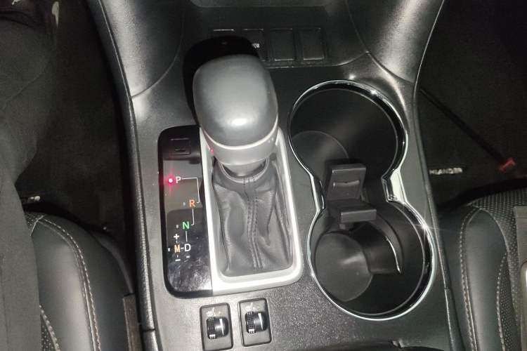 Used Toyota Highlander 2021 2.0T Two-Wheel Drive Luxury Edition 7 Seats Gear Lever