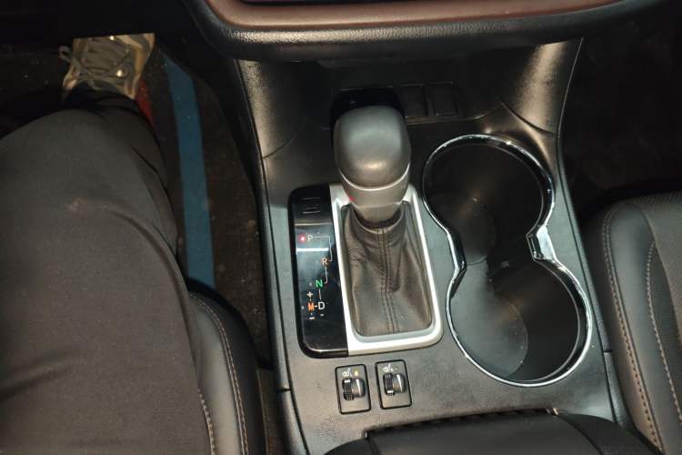 Used Toyota Highlander 2021 2.0T Two-Wheel Drive Luxury Edition 7 Seats Gear Lever