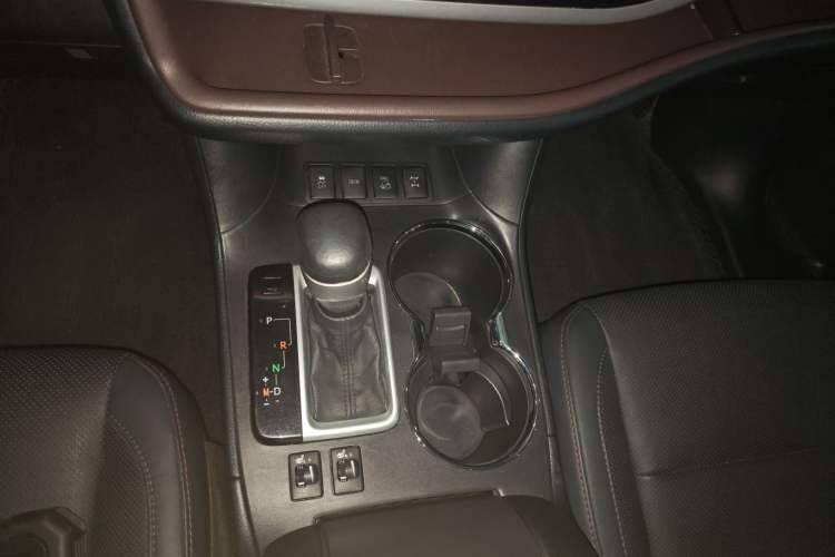 Used Toyota Highlander 2021 2.0T Four-Wheel Drive Luxury Edition 7 Seats Gear Lever