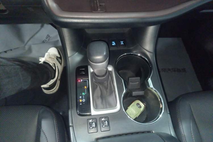 Used Toyota Highlander 2021 2.0T Four-Wheel Drive Prestige Version 7 Seats Gear Lever
