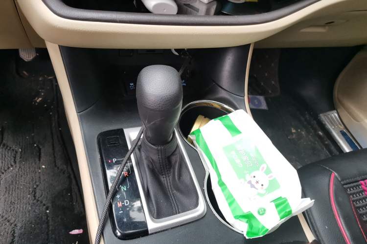 Used Toyota Highlander 2021 2.0T Four-Wheel Drive Elite Edition 7-Seater Gear Lever
