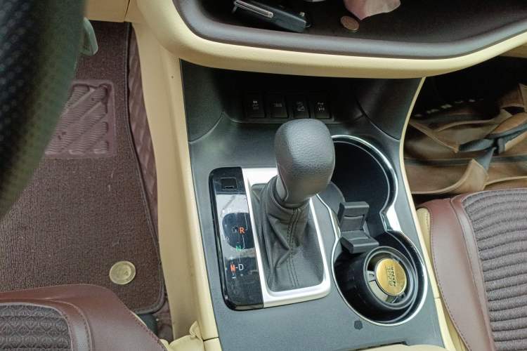 Used Toyota Highlander 2021 2.0T Four-Wheel Drive Elite Edition 7-Seater Gear Lever