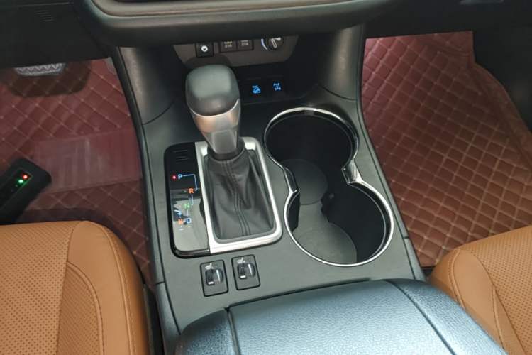 Used Toyota Highlander 2021 2.0T Four-Wheel Drive Luxury Edition 7 Seats Gear Lever