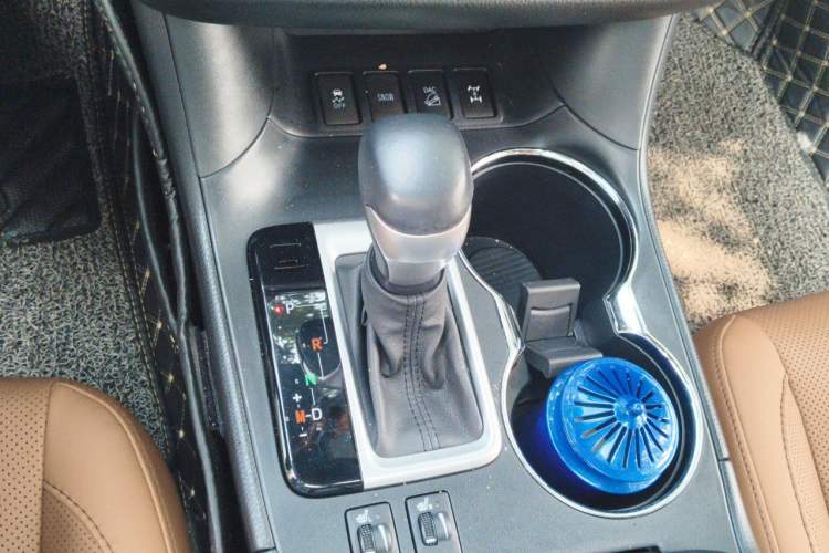 Used Toyota Highlander 2021 2.0T Four-Wheel Drive Prestige Version 7 Seats Gear Lever