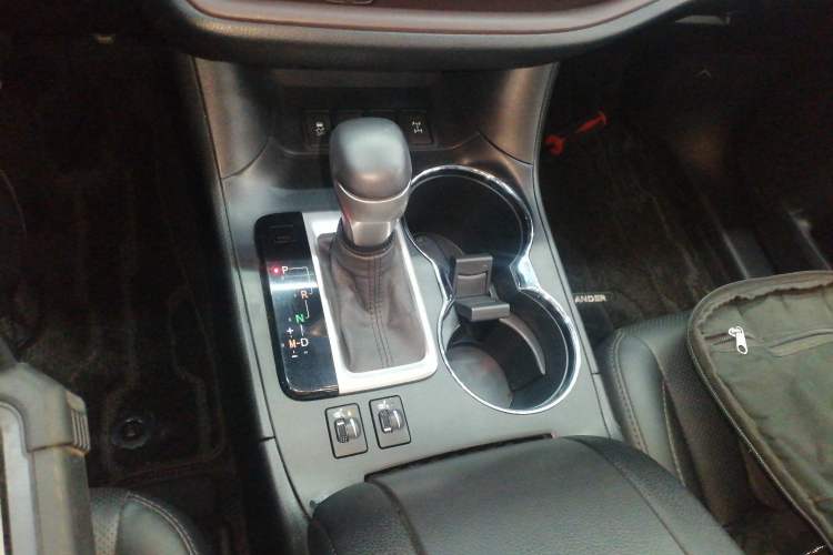 Used Toyota Highlander 2021 2.0T Four-Wheel Drive Luxury Edition 7 Seats Gear Lever