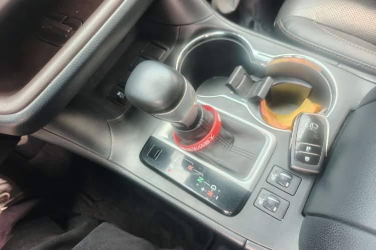 Used Toyota Highlander 2021 2.0T Two-Wheel Drive Luxury Edition 7 Seats Gear Lever
