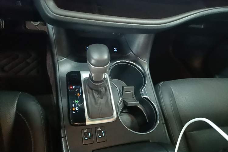 Used Toyota Highlander 2021 2.0T Four-Wheel Drive Luxury Edition 7 Seats Gear Lever