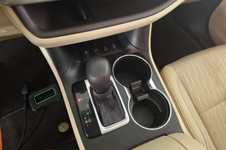 Used Toyota Highlander 2021 2.0T Four-Wheel Drive Elite Edition 7-Seater Gear Lever