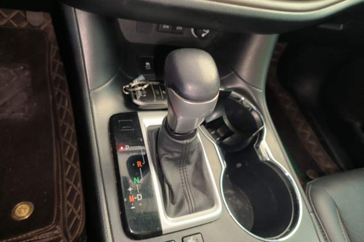 Used Toyota Highlander 2021 2.0T Four-Wheel Drive Prestige Version 7 Seats Gear Lever