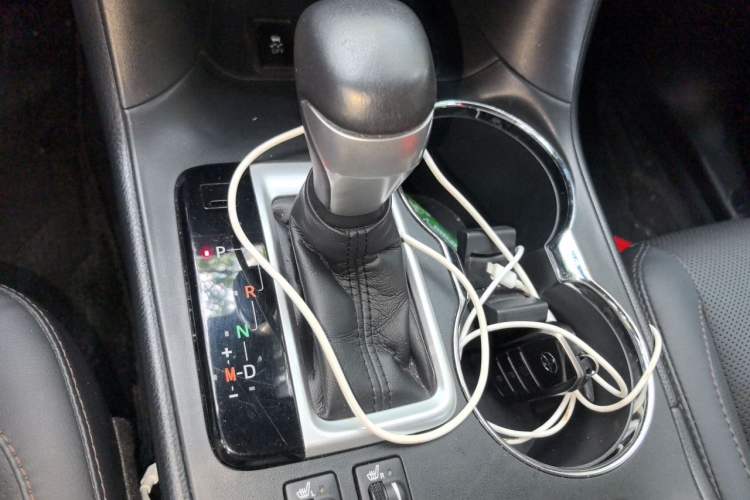 Used Toyota Highlander 2021 2.0T Four-Wheel Drive Prestige Version 7 Seats Gear Lever