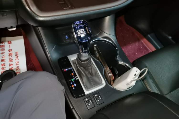 Used Toyota Highlander 2021 2.0T Four-Wheel Drive Luxury Edition 7 Seats Gear Lever