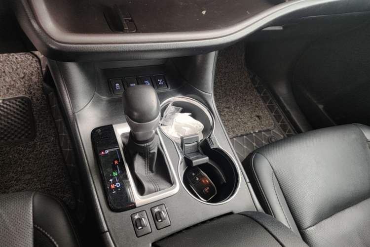 Used Toyota Highlander 2021 2.0T Four-Wheel Drive Knight Edition 7 Seats Gear Lever