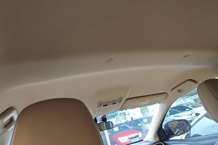 Used Toyota Highlander 2021 2.0T Two-Wheel Drive Elite Version 7-Seater Headliner