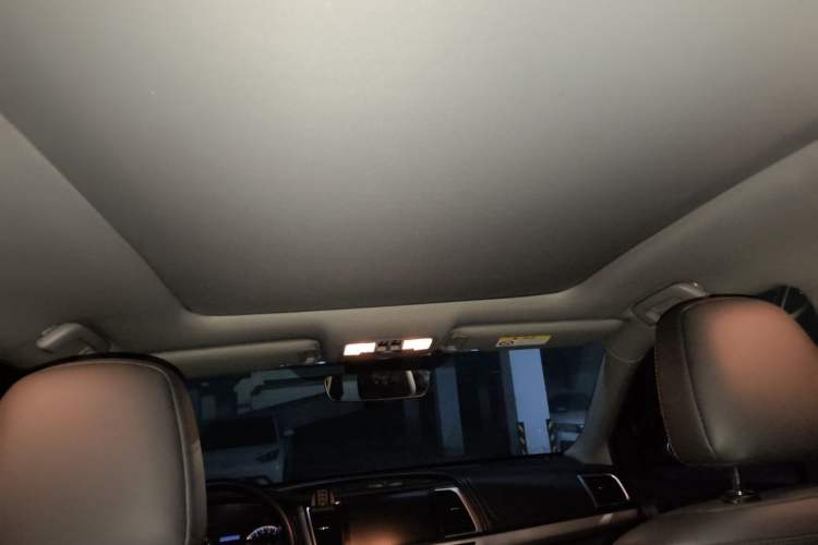 Used Toyota Highlander 2021 2.0T Four-Wheel Drive Luxury Edition 7 Seats Headliner